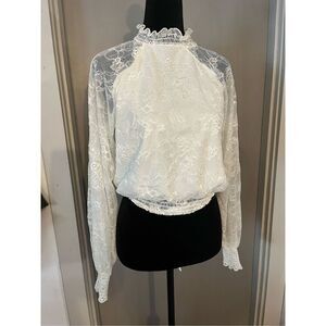 Jolie & Joy Lace Long Sleeve Top. Size Large.